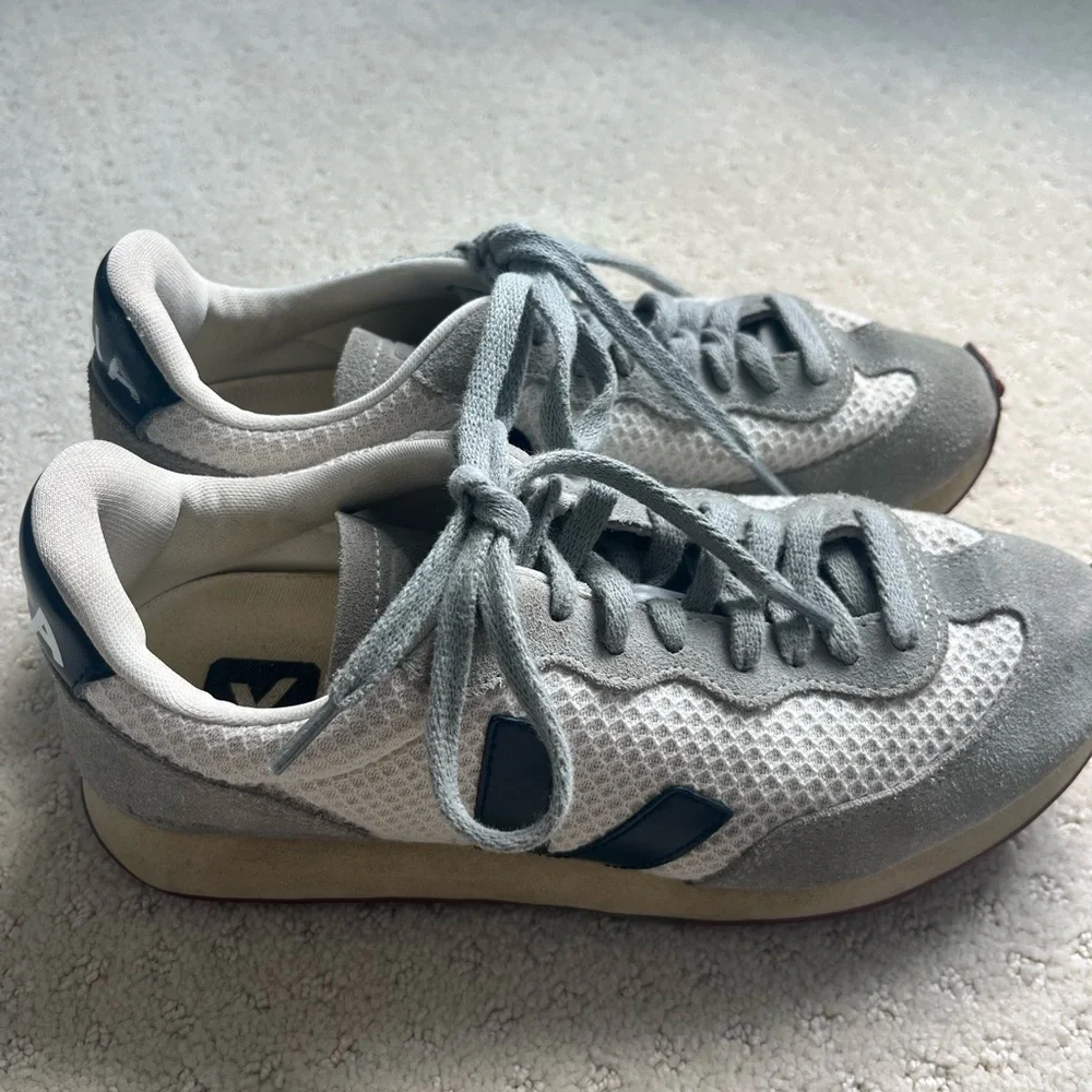 Veja Rio Branco womens Sneakers in Grey, Navy & Cream US 6 EUR 37 - Picture 3 of 7